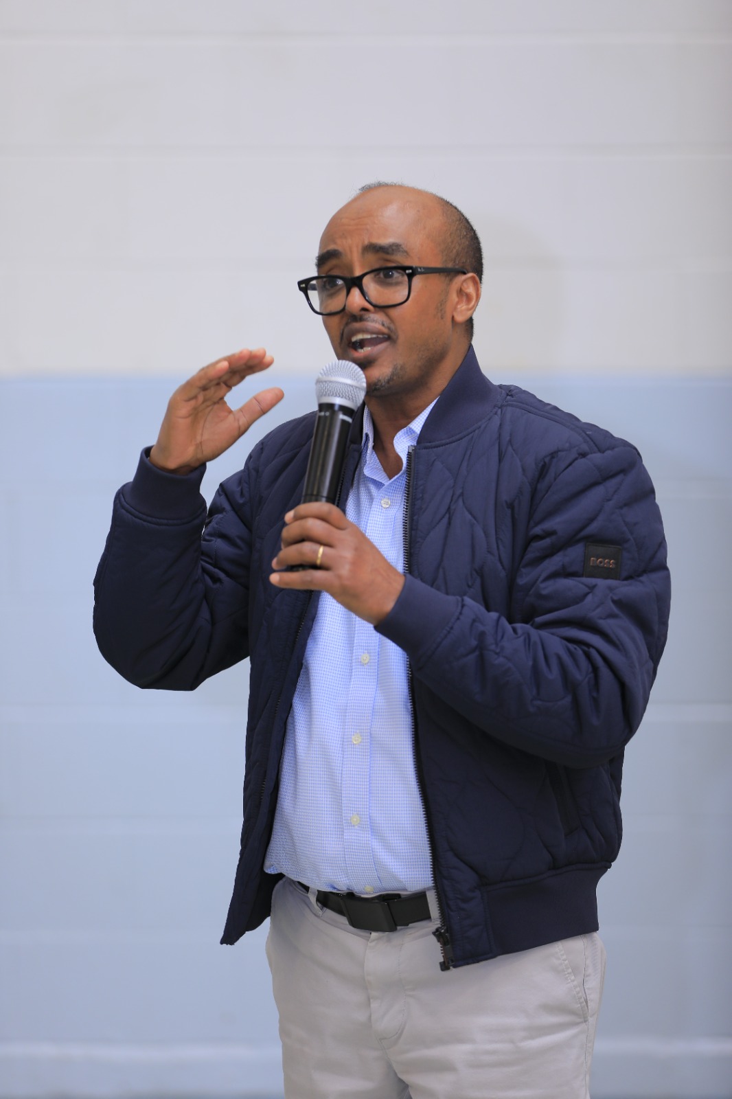 Sharing remarks with the gathering